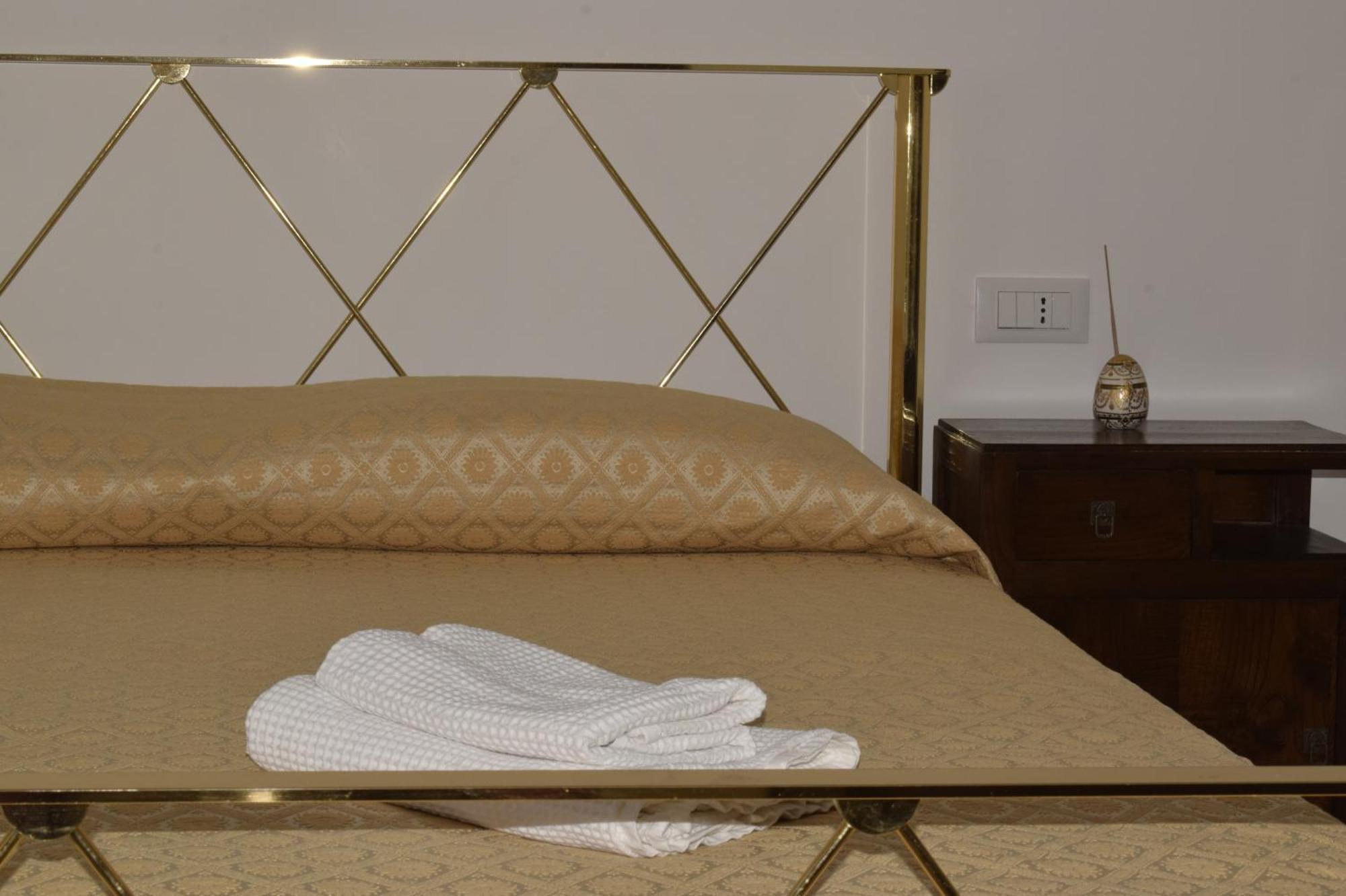 Hotel Il Borgo Civ.15 Paola Zewnętrze zdjęcie